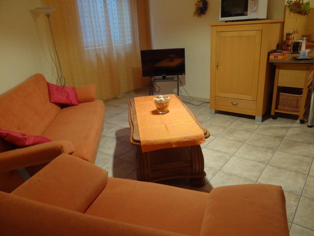 Ferienwohnung Am Nurburgring Welcherath Rum bild